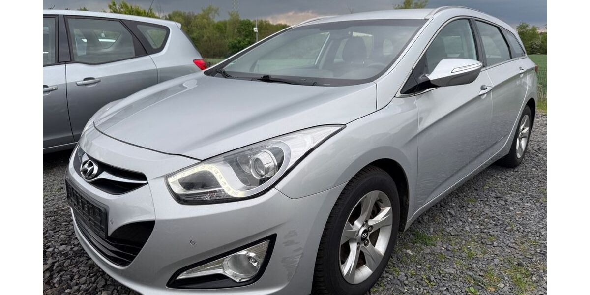 Hyundai i40 187.000 km 6.400 &euro; Wildau 15745