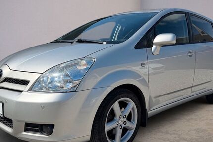 Toyota Corolla Verso 254.000 km 4.499 &euro; Linnich 52441