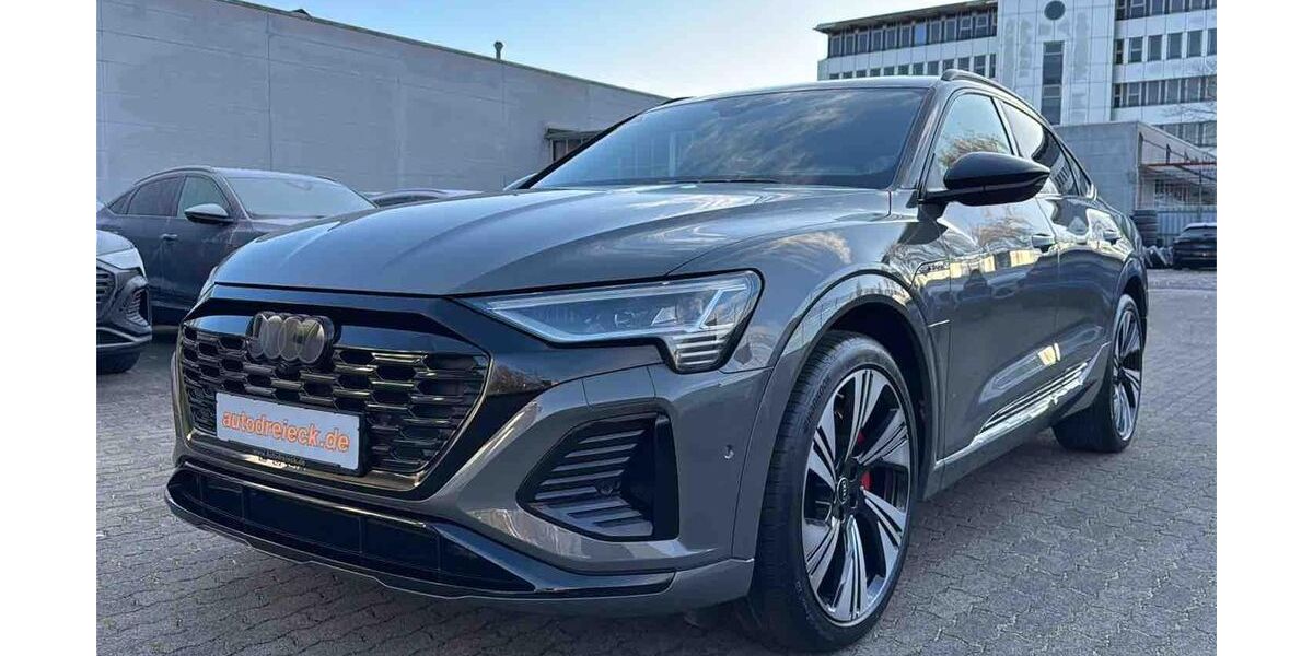 Audi Q8 e-tron 26.550 km 57.950 &euro; Hamburg 22047