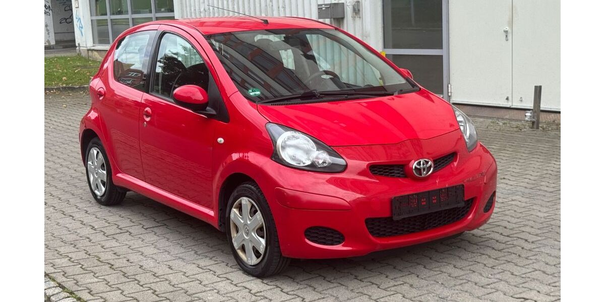 Toyota Aygo (X) 110.000 km 2.499 € Chemnitz 09120