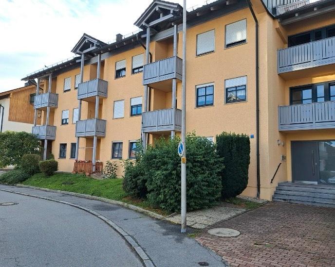2-Zimmerwohnung mit EBK, Loggia und TG-Stellplatz zimmer