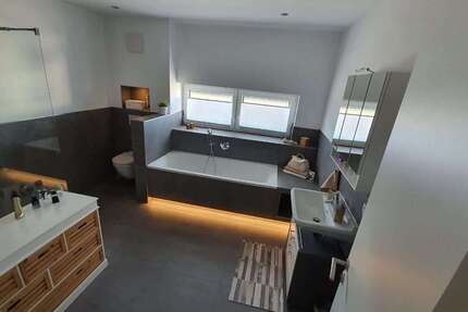 Haus zum Mieten in Rötha 1.590 € 135 m² 5 zimmer