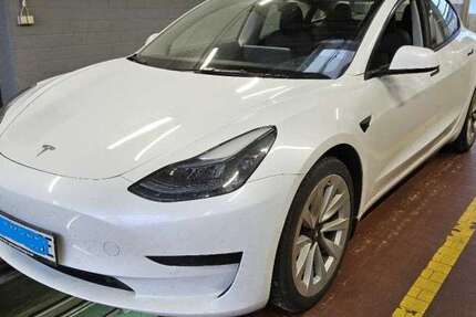 Tesla Model 3 43.264 km 27.340 &euro; Hennef 53773