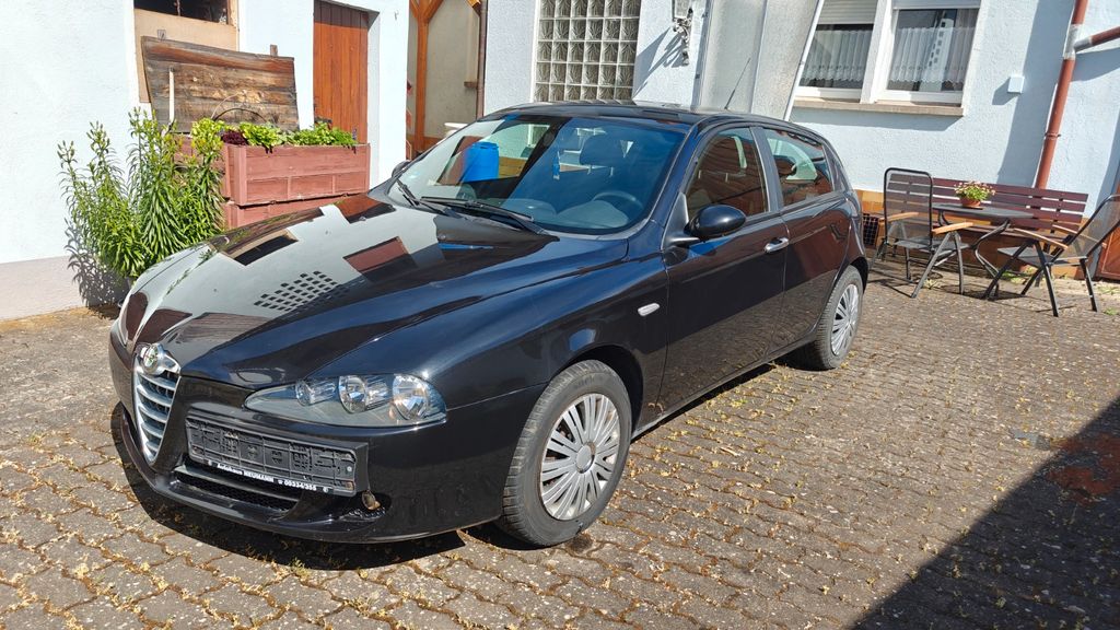 Alfa Romeo 147 66.595 km 4.300 &euro; Röthlein 97520