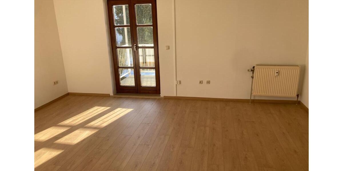 Erdgeschoßwohnung Wiesau Kornthan - 3 Zimmer, 73 m&sup2;, 475&euro; | Angebot:25960438