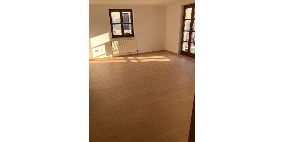 Erdgeschoßwohnung Wiesau Kornthan - 3 Zimmer, 73 m&sup2;, 475&euro; | Angebot:25960438