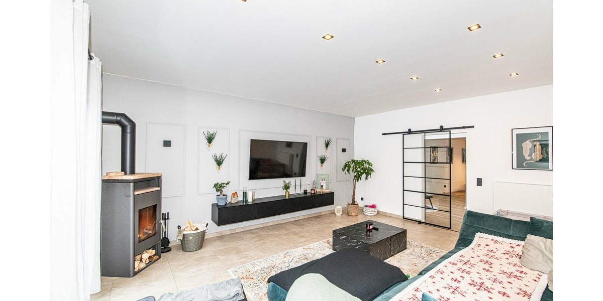 Modernisiertes Reihenmittelhaus mit Gartenidylle und großzügigem Wohnambiente - Reihenmittelhaus Rötz | Angebot:24749413