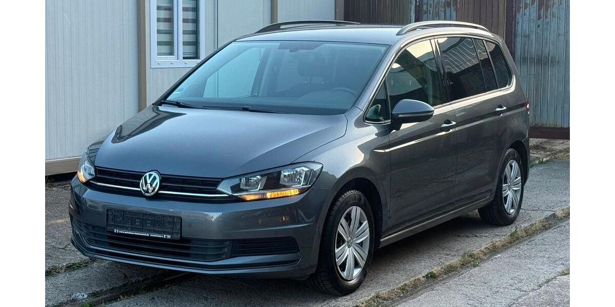 VW Touran 144.000 km 10.300 &euro; Hattingen 45525