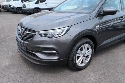Opel Grandland (X) 130.000 km 11.700 € Nürnberg 90439
