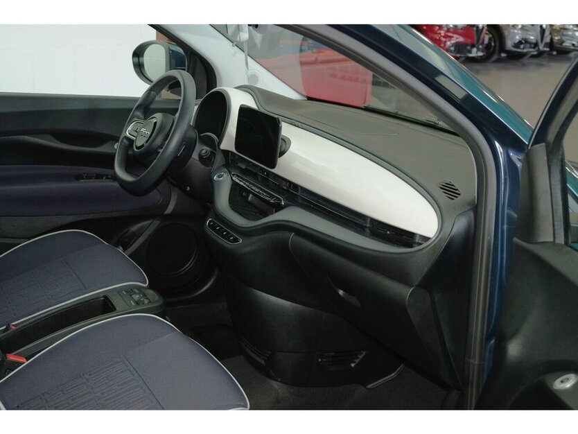 500e Action CarPlay Android Automatik 1.Hand