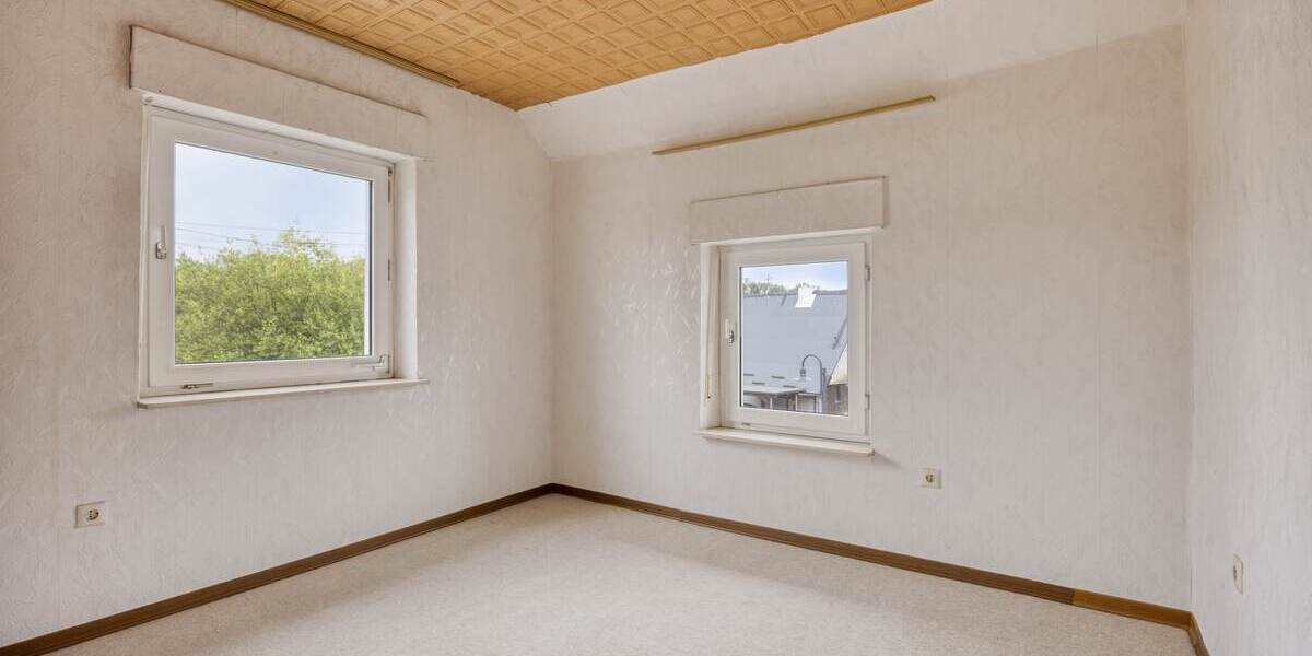 Großes Wohnhaus mit vielfältigem Nutzungspotential - Einfamilienhaus Moschheim | Angebot:26932451