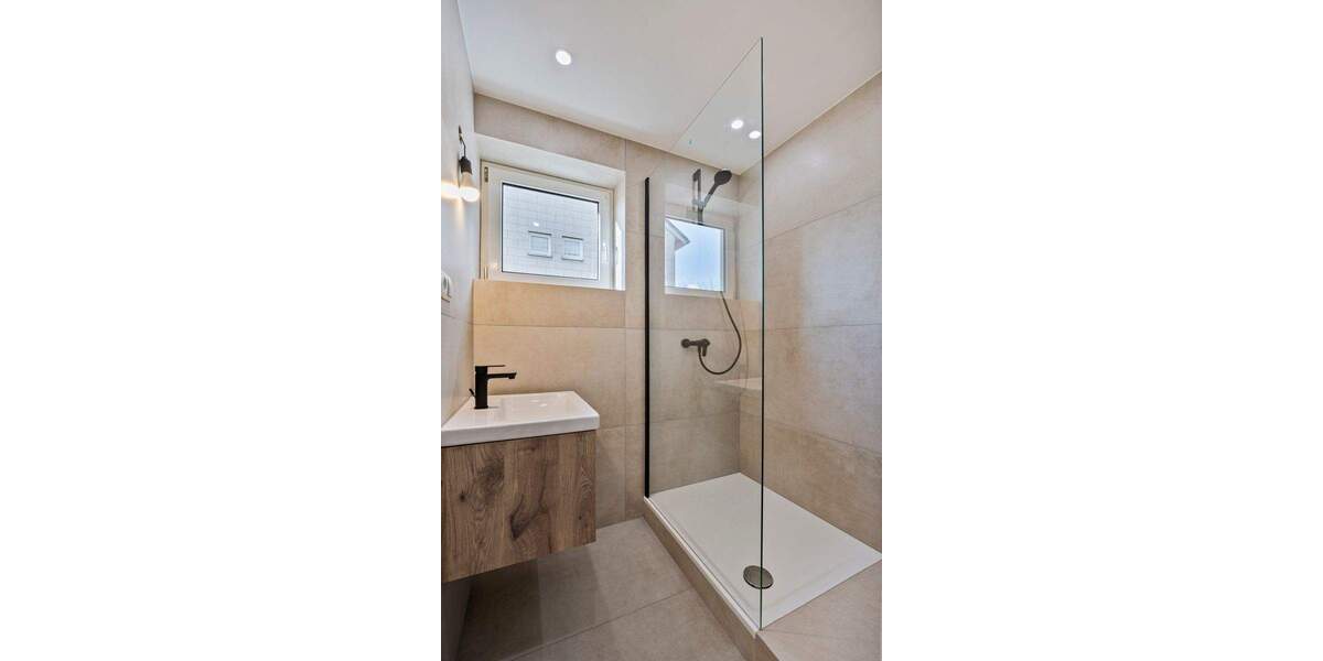 Etagenwohnung Hürth Alt-Hürth - 4 Zimmer, 87 m&sup2;, 270.000&euro; | Angebot:24814781