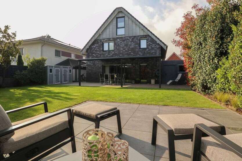 Haus zum Kaufen in Jüchen 878.000 € 209.49 m²