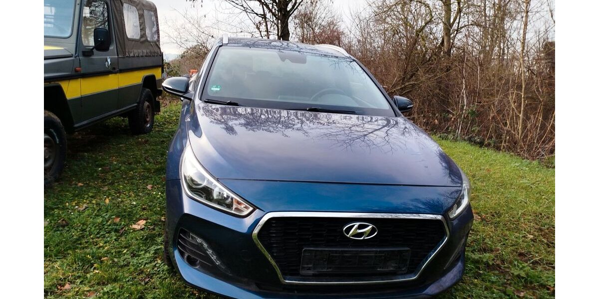 Hyundai i30 102.169 km 7.555 &euro; Bad Homburg 61348