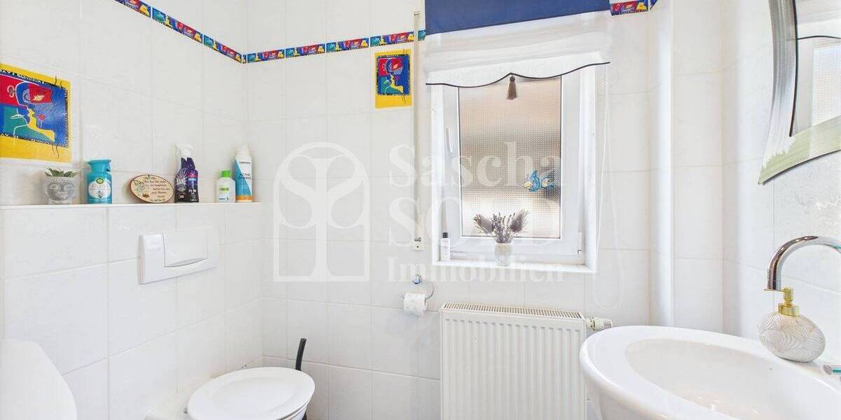 Freistehendes Einfamilienhaus mit Pool, Sauna und PV-Anlage - Viel Platz & Komfort in ruhiger Lage - Einfamilienhaus Ottweiler Lautenbach | Angebot:26897065