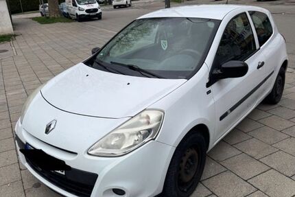 Renault Clio 193.000 km 2.200 &euro; Germering 82110