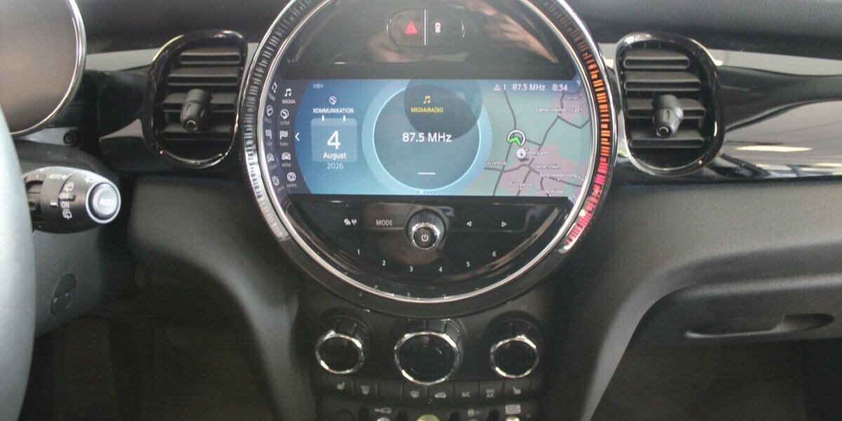 Mini Cooper SE Classic Trim 23.020 km 18.480 &euro; Euskirchen 53881