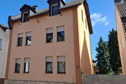 Haus zum Kaufen in Kriftel 1.088.000 € 262 m² 12 zimmer