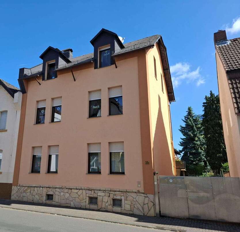 Haus zum Kaufen in Kriftel 1.088.000 € 262 m² 12 zimmer