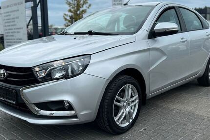 Lada Vesta 66.000 km 5.999 &euro; Wildau 15745