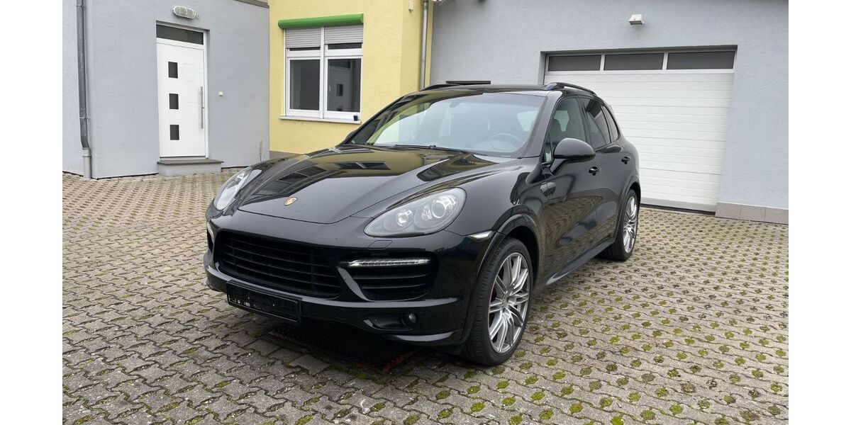 Porsche Cayenne 158.000 km 18.990 &euro; Steinmauer 76479