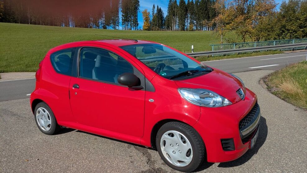 Peugeot 107 74.000 km 2.400 € Glottertal 79286