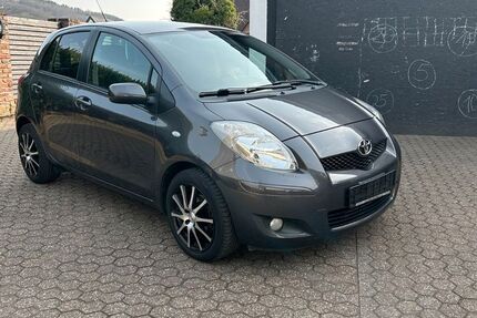 Toyota Yaris 167.094 km 3.699 &euro; Kreuzau 52372