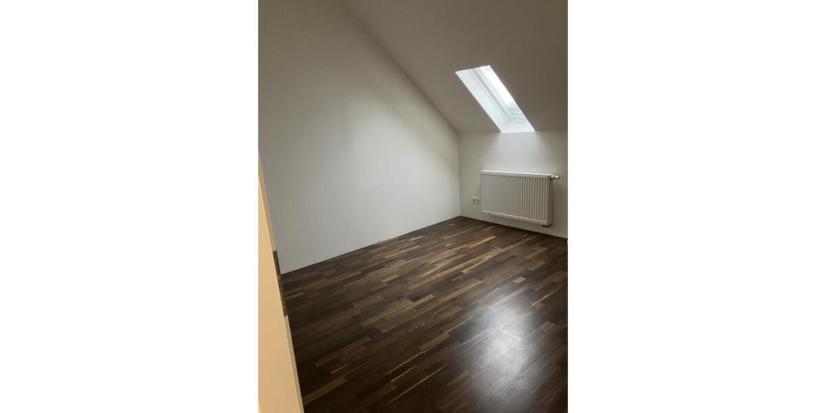 Moderne Dachgeschoss- Wohnung in Blieskastel-Breitfurt 3 zimmer