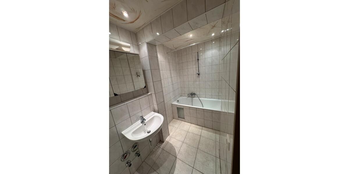 6-Zimmer-Wohnung mit Einbauküche – ca. 110 m² 6 zimmer