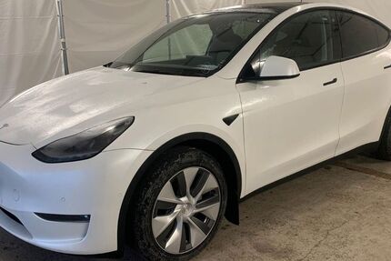Tesla Model Y 32.956 km 33.950 &euro; Steinbach-Hallenberg OT Herges-Hallenberg 98587