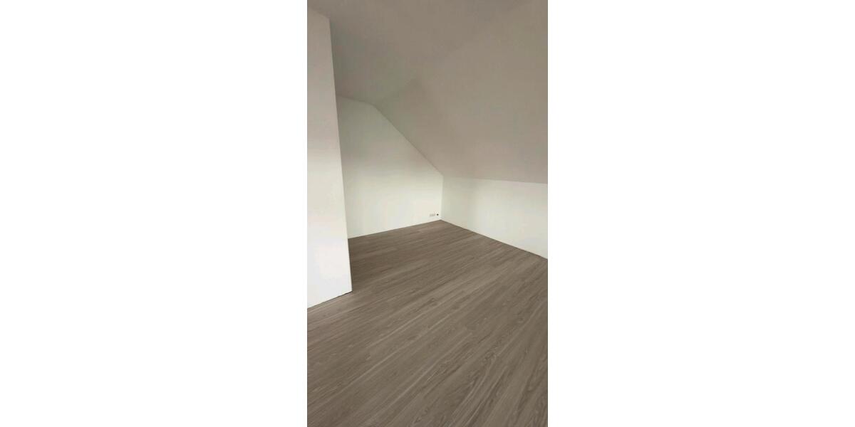 Dachgeschoßwohnung Rödermark - 3.5 Zimmer, 102 m&sup2;, 1.400&euro; | Angebot:26279477