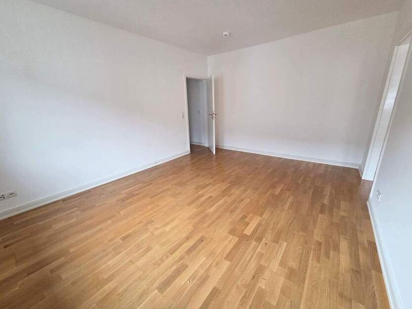 Direkt einziehen!! 2 Zimmer + separate Küche mit Einbauküche + Tageslichtbad mit Wanne 2 zimmer