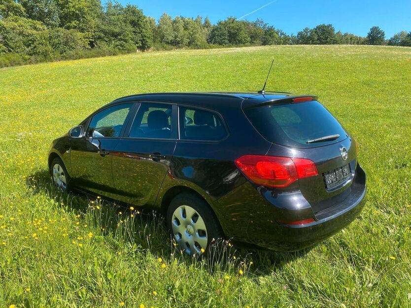 Opel Astra 201.000 km 2.999 € Geisfeld 54413