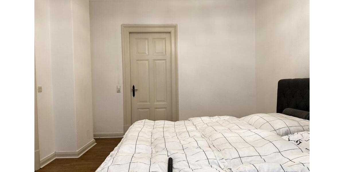 Altbauwohnung mit 4 Zimmern in der Innenstadt - Wg geiegnet 4 zimmer