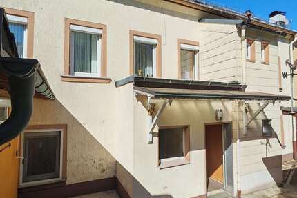 Haus Helmbrechts - 5 Zimmer, 140 m&sup2;, 88.000&euro; | Angebot:25196611