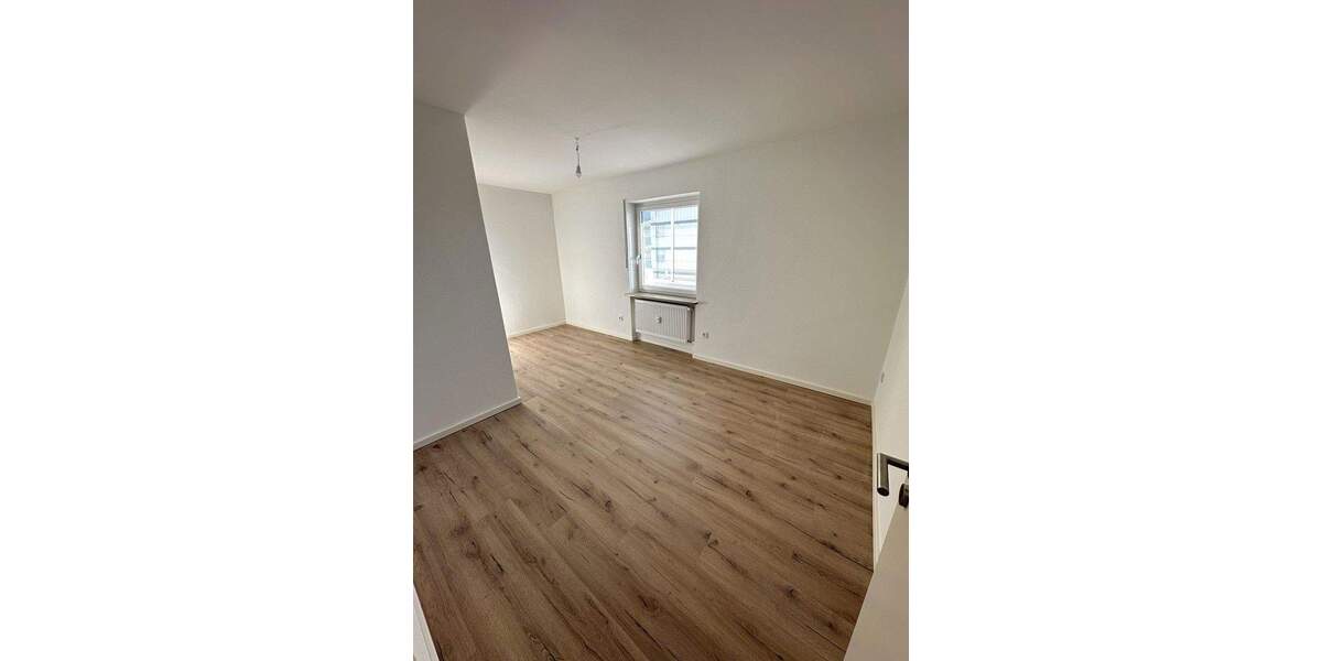 Etagenwohnung Tirschenreuth - 5 Zimmer, 104 m&sup2;, 208.000&euro; | Angebot:24657152