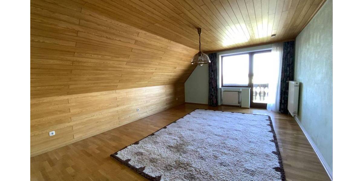 Einfamilienhaus Oberviechtach - 8 Zimmer, 190 m&sup2;, 255.000&euro; | Angebot:25984404