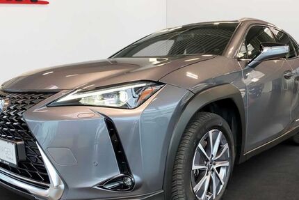 Lexus UX 26.190 km 28.850 € Frankfurt 60314