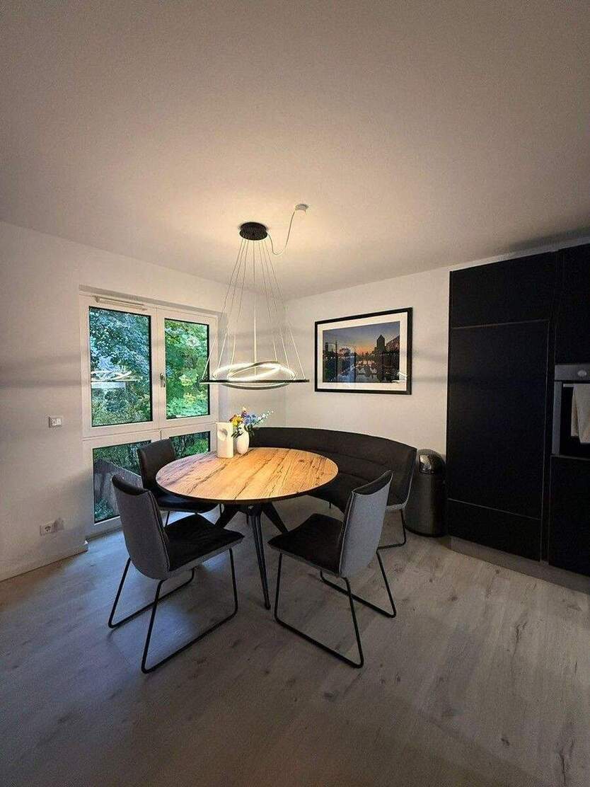 helle 3-Zi- Wohnung 1.OG mit großzügigem Balkon und Stellplatz 3 zimmer