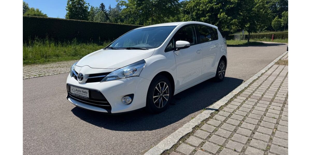 Toyota Verso 82.000 km 11.890 &euro; Pfaffenhofen an der ilm 85276