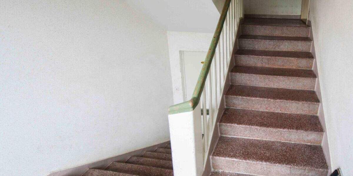 *Bezugsfrei!* Renovierte 3-Zimmer Wohnung mit Stellplatz 3 zimmer