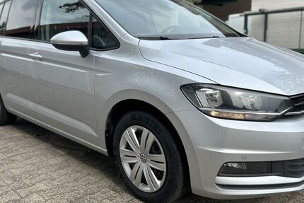 VW Touran 149.000 km 13.600 &euro; Berlin 13403