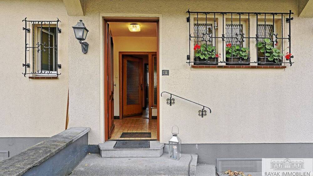 Ein-bis Zweifamilienhaus im Hildener Norden: Großzügiges Wohnen mit vielfältigen Nutzungsmöglichkeiten 8 zimmer