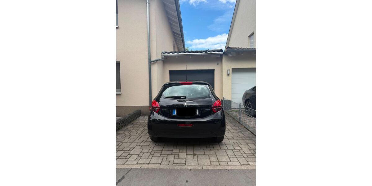 Peugeot 208 149.700 km 5.450 &euro; Lampertheim 68623