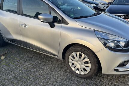 Renault Clio 50.000 km 11.000 &euro; Erftstadt (bei Köln) 50374