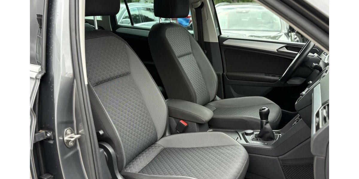 VW Tiguan 2.0 TDI 4Motion NAVI/PDC/SRA/SHZ/1.HAND 93.139 km 16.900 &euro; Villingen-Schwenningen 78054