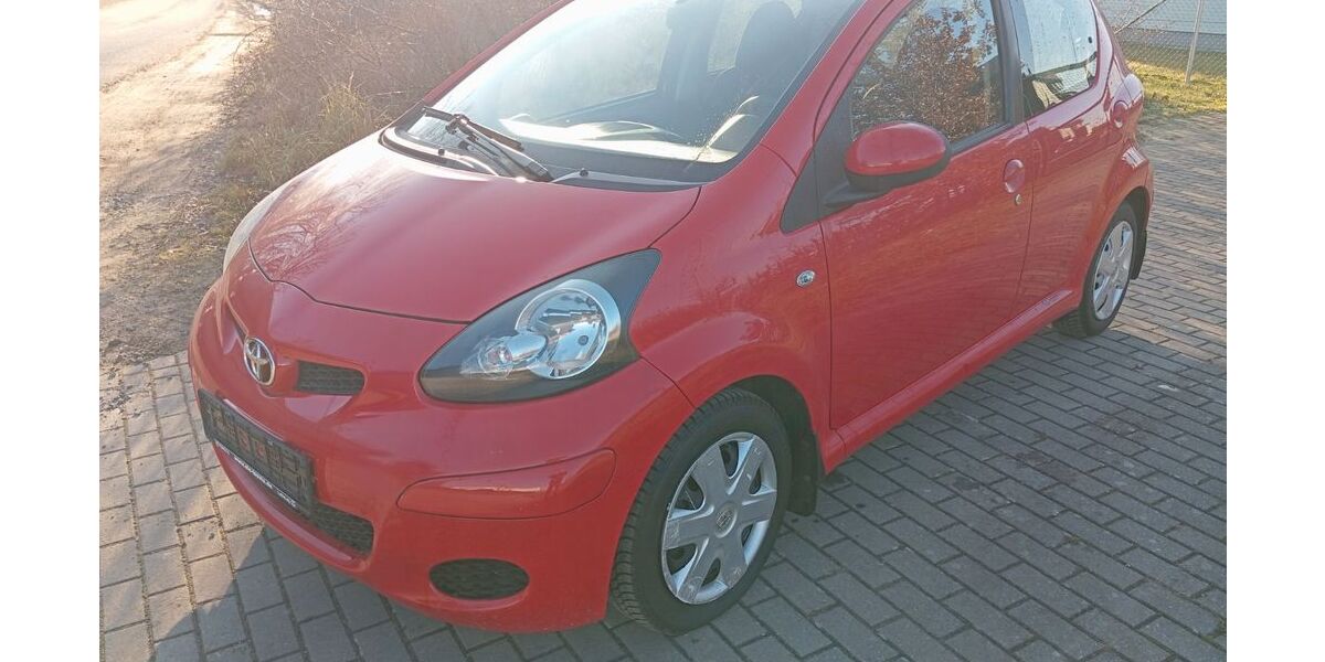 Toyota Aygo (X) 153.400 km 2.499 &euro; Mittenwalde 15749