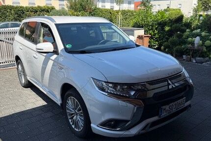 Mitsubishi Plug-in Hybrid Outlander 76.000 km 17.900 € Putzbrunn 85640