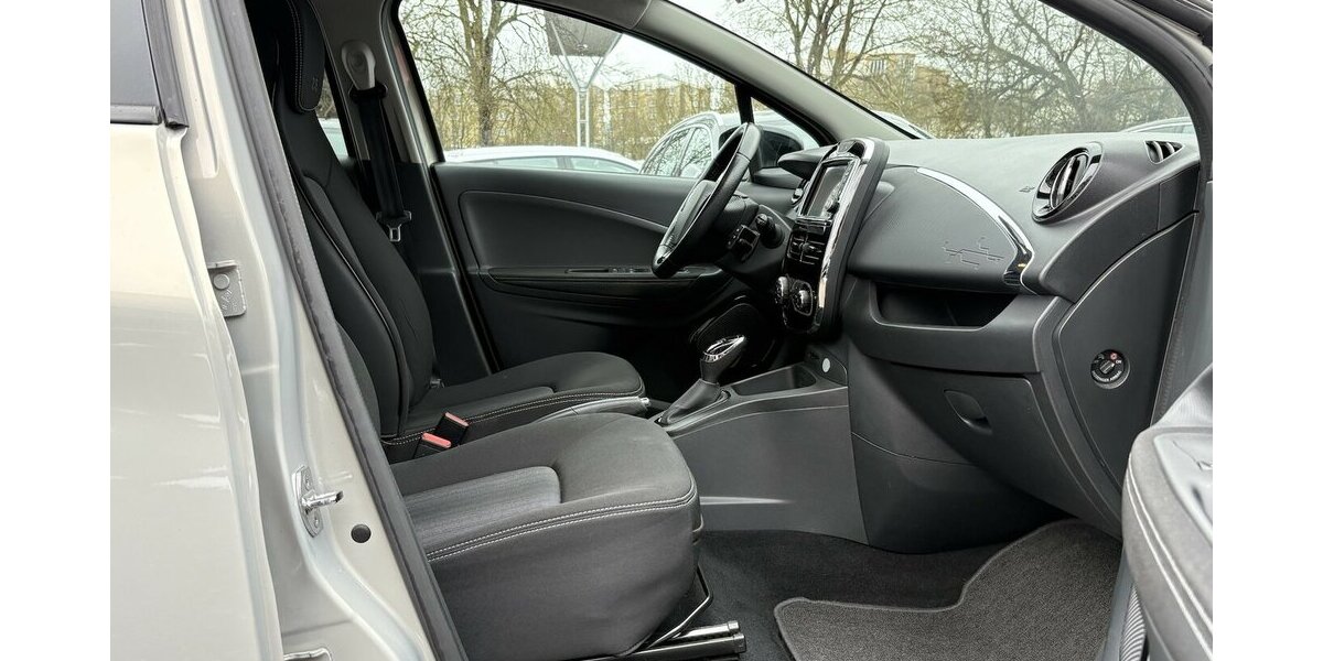 Renault ZOE Intens KEYLESS/TEMPOMAT/KAMERA/NAVI/KLIMA 97.952 km 6.590 &euro; Villingen-Schwenningen 78054