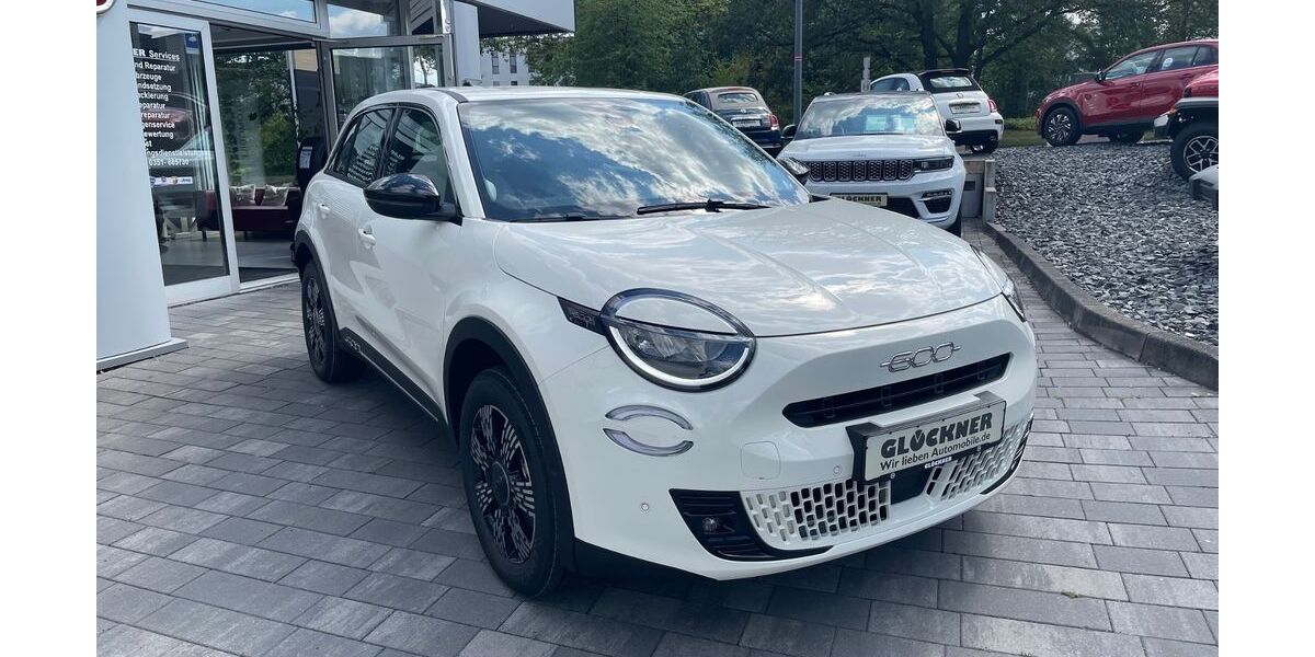 Fiat 600 4.611 km 25.990 € Dresden 01109